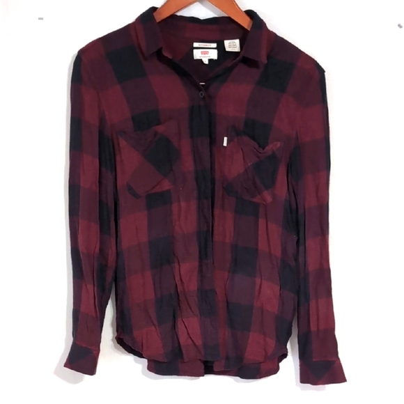 Levi's Boyfriend Fit Burgundy Black Plaid Collared Button Up Size Small - Picture 1 of 5
